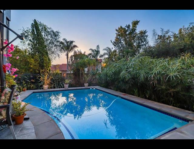 5 BEDROOM HOUSE FOR SALE IN MIDSTREAM ESTATE